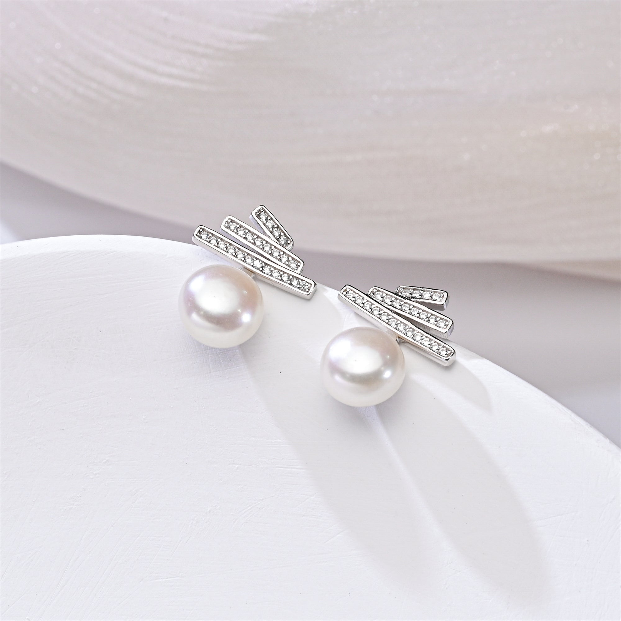 Modern Geometric Ribbon Pearl Earrings