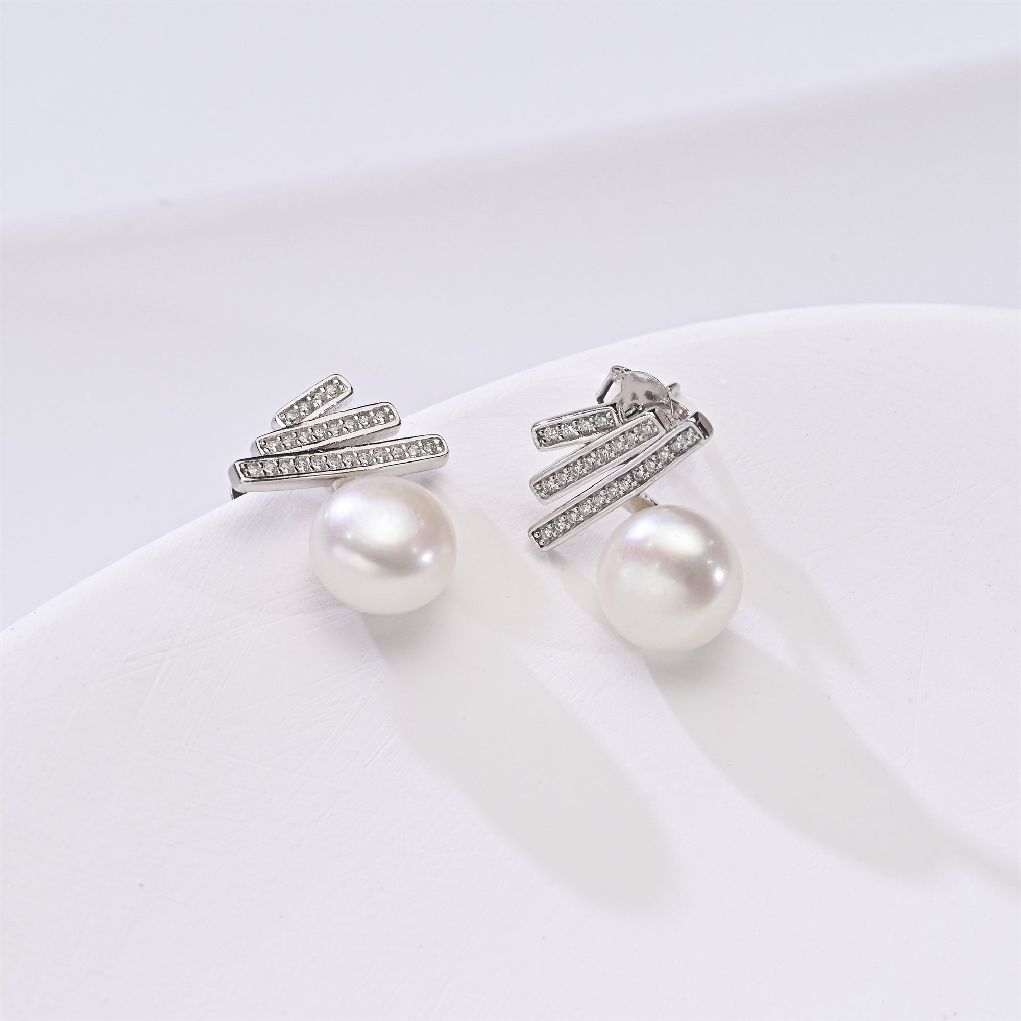 Modern Geometric Ribbon Pearl Earrings