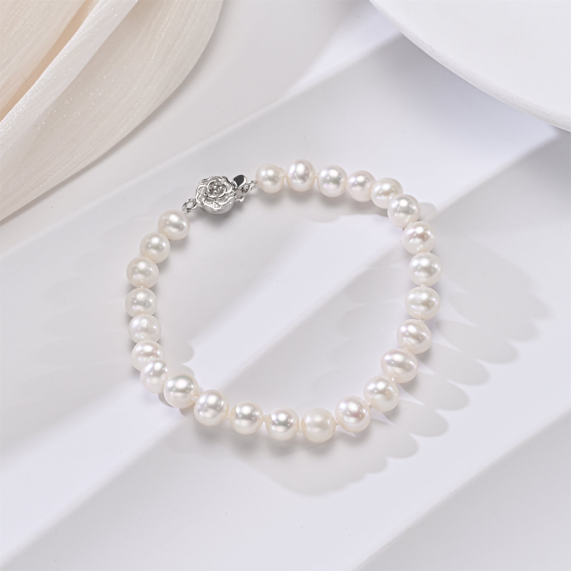 Perlore 7-8mm AA Near-Round Freshwater Pearl Bracelet