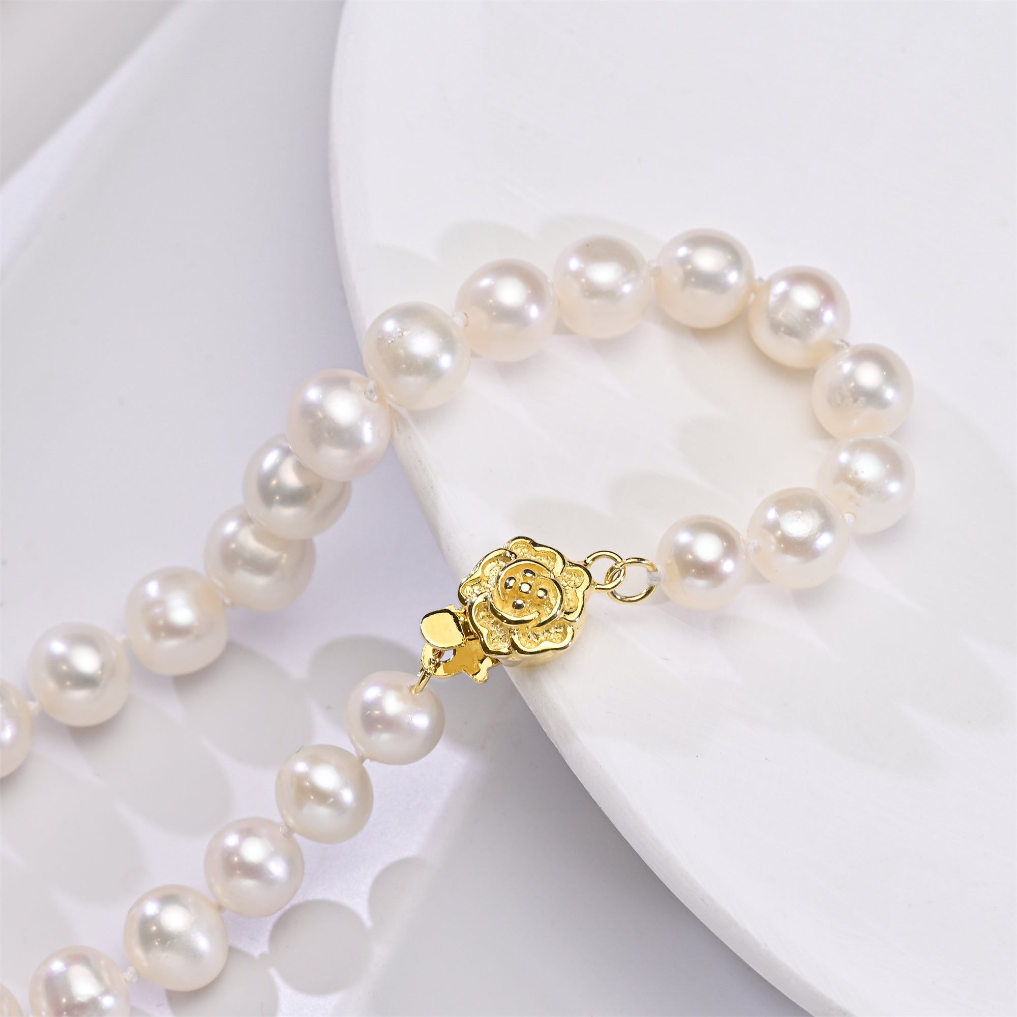 Perlore 7-8mm AA Near-Round Freshwater Pearl Bracelet