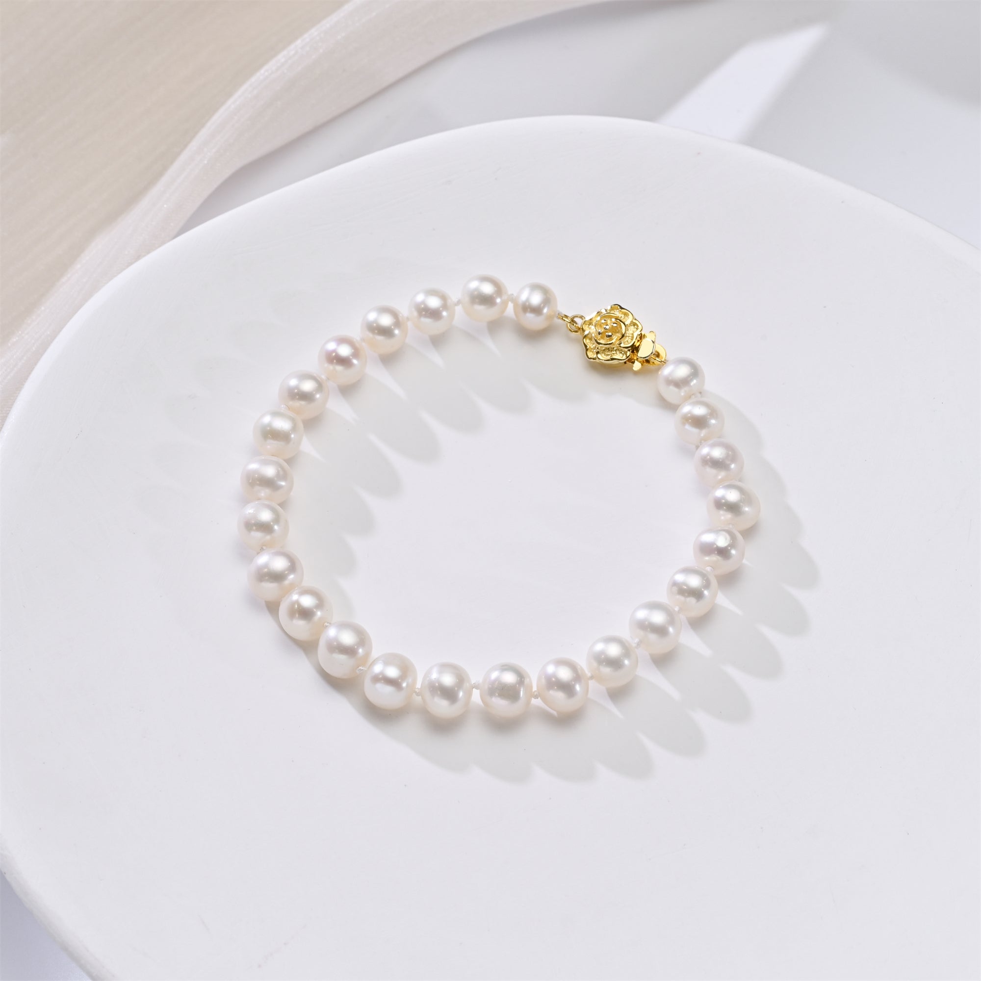 Perlore 7-8mm AA Near-Round Freshwater Pearl Bracelet