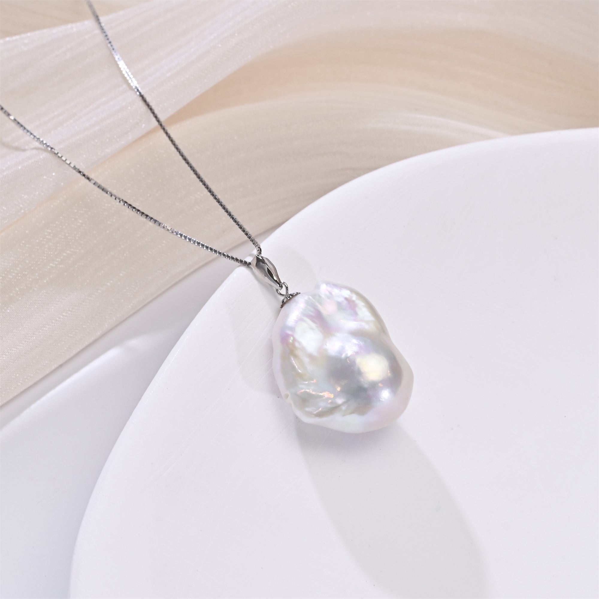 Perlore Grand 15x20mm Baroque Freshwater Pearl Pendant | Sterling Silver *