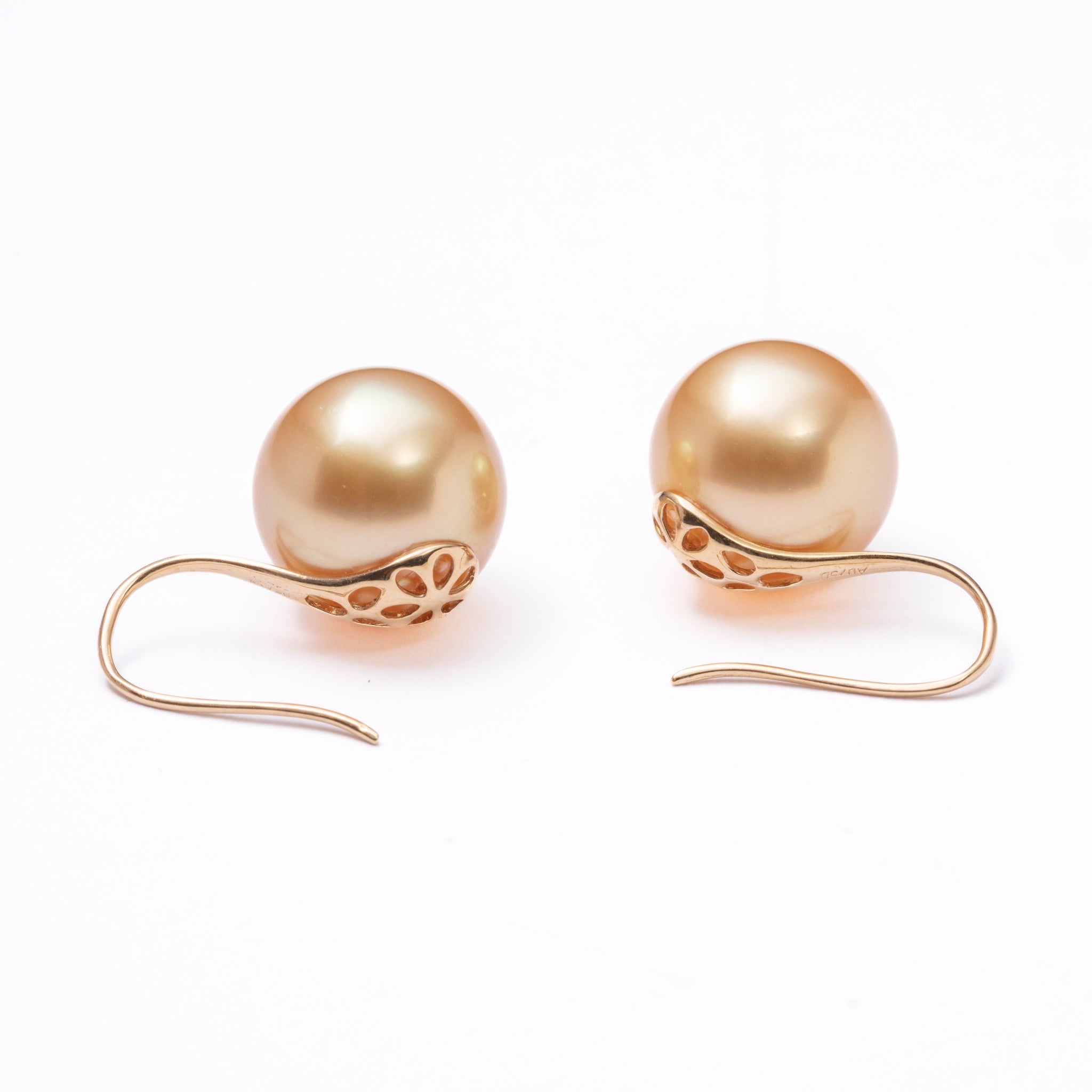Perlore 18K Yellow Gold South Sea Pearl Filigree Hook Earrings 12.5mm Round (Guild Noble)