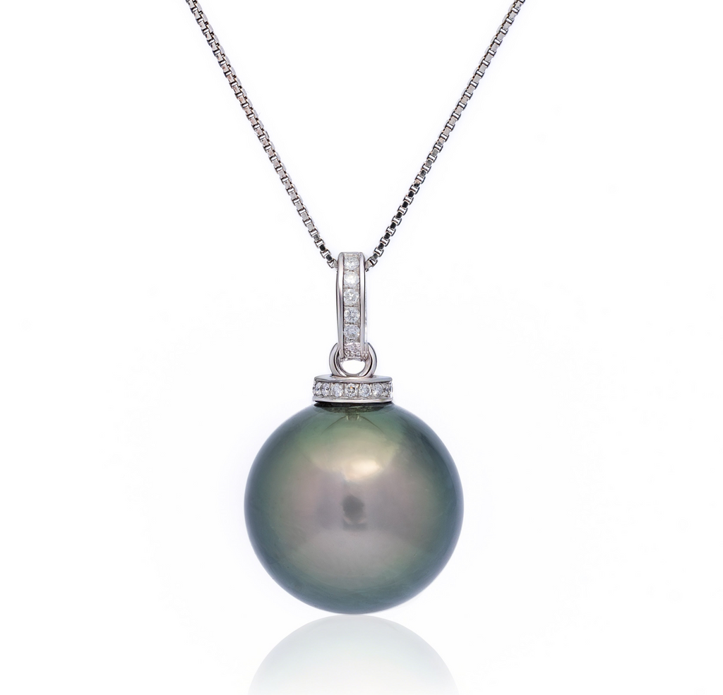 Perlore Estate Large 13.7mm Round Tahitian Pearl & Diamond Pendant in 18K White Gold – Guild Noble Grade