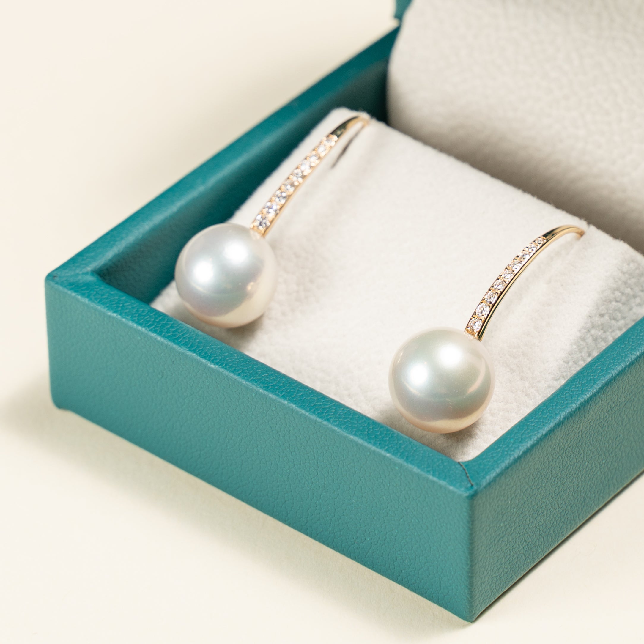 18K Yellow Gold Round Pearl Diamond Drop Earrings