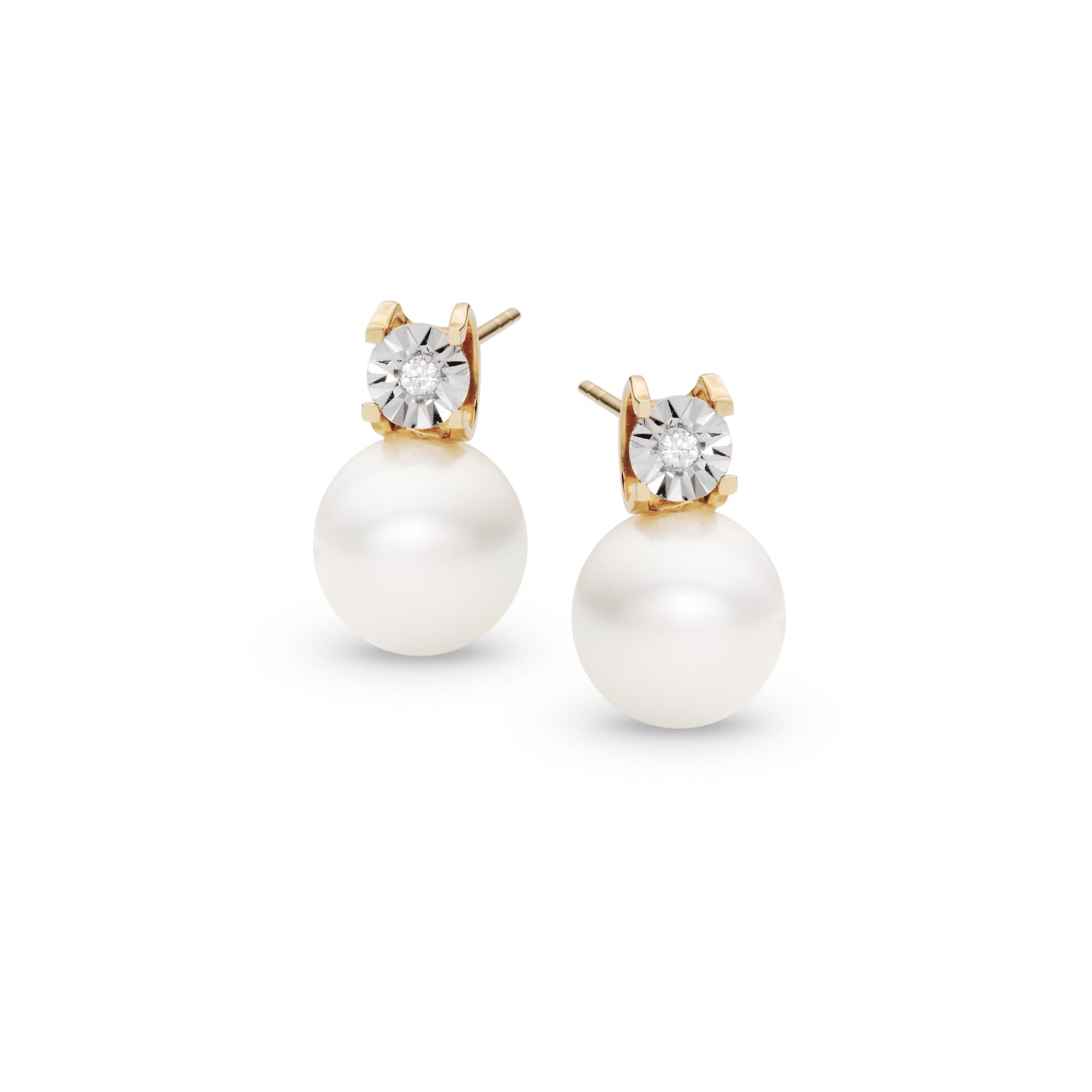 Round Pearl & Diamond Stud Earrings in 18K Yellow Gold